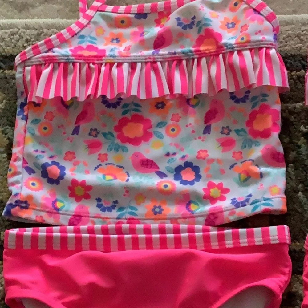 Wonder nation tankinis 3T & 4T pink floral stretchy great condition l price